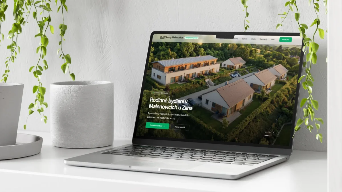 Landing page developerského webu na notebooku vytvořená na platformě Urbanlist
